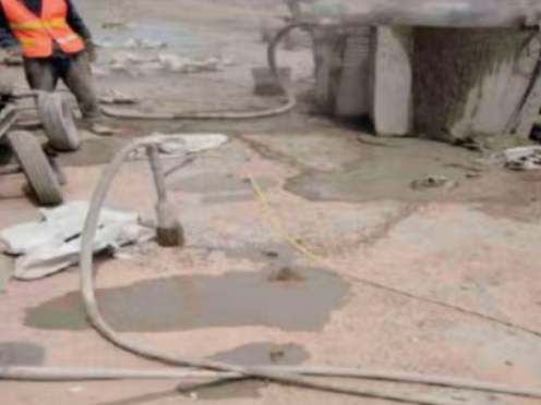 招远水泥混凝土路面板底注浆技术 路面脱空注浆整治方案